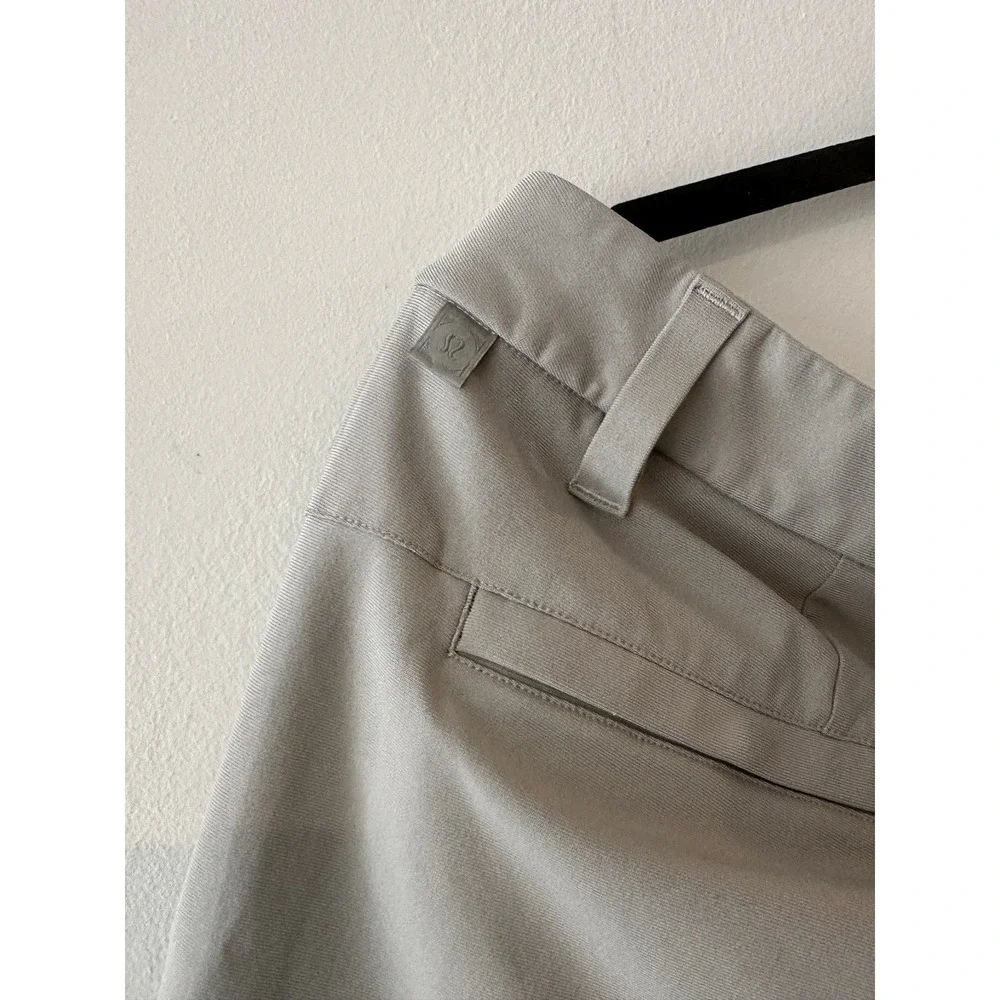 Lululemon Commission Short 9 Warpstreme‎ Light Grey Mens Size 36 tofino sand